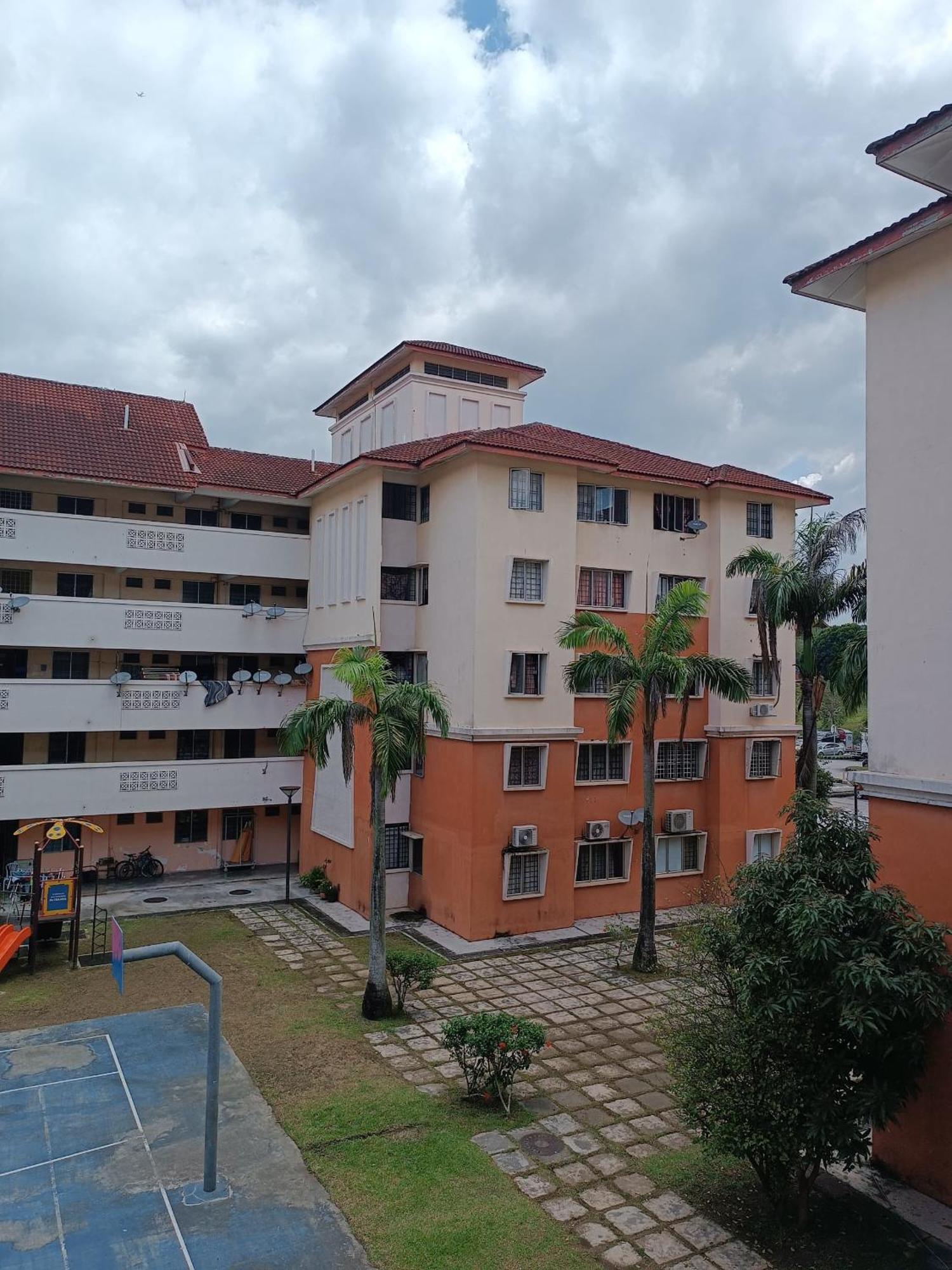 M.Fr Homestay Pangsapuri Putra Damai Putrajaya Esterno foto