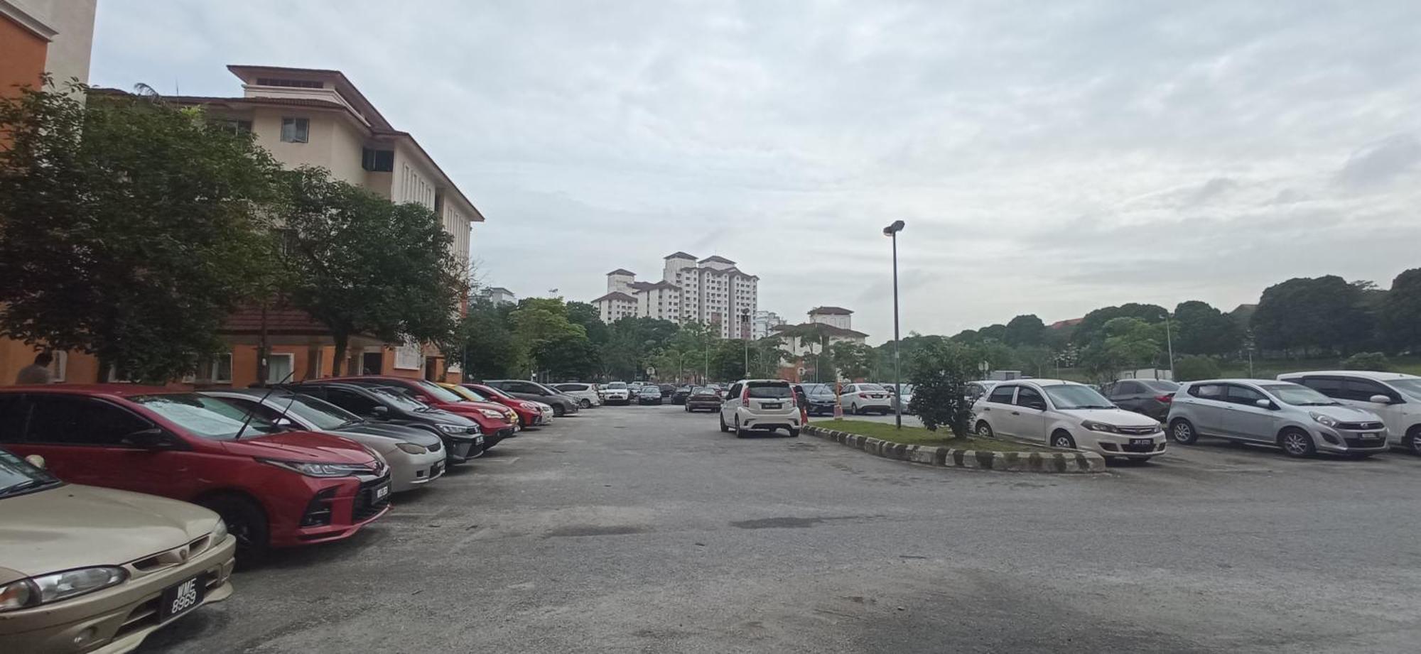M.Fr Homestay Pangsapuri Putra Damai Putrajaya Esterno foto
